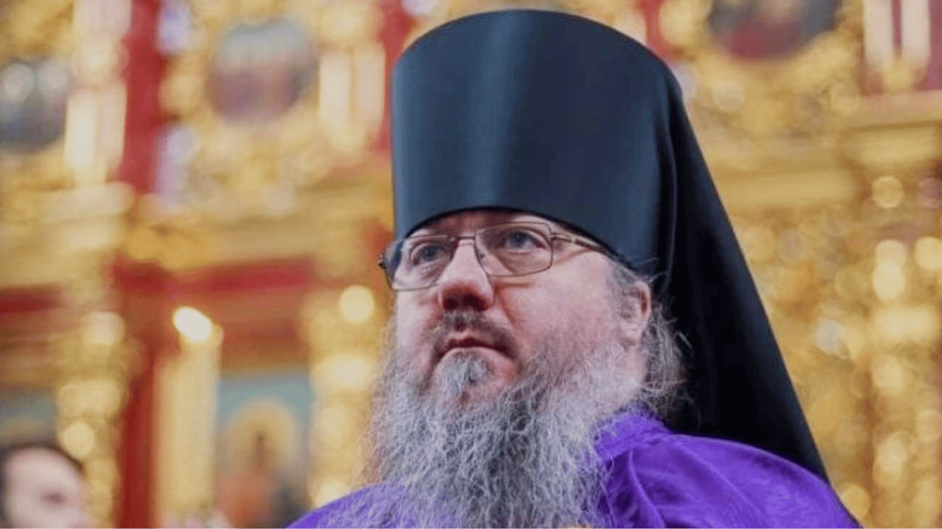 Скандальный буковинский епископ Никита тянет в суд журналистов из-за фото с голым хористом