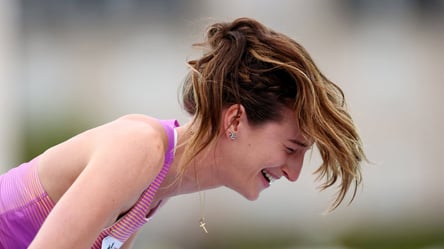 Олислагерс растрогала болельщиков перед финалом ЧМ - 285x160