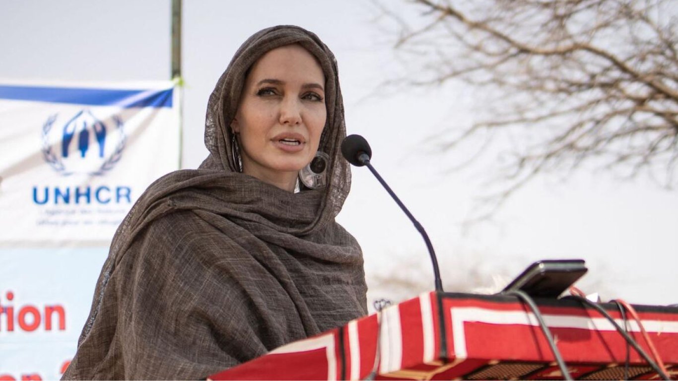 Анджелина Джоли уходит с должности посла доброй воли ООН