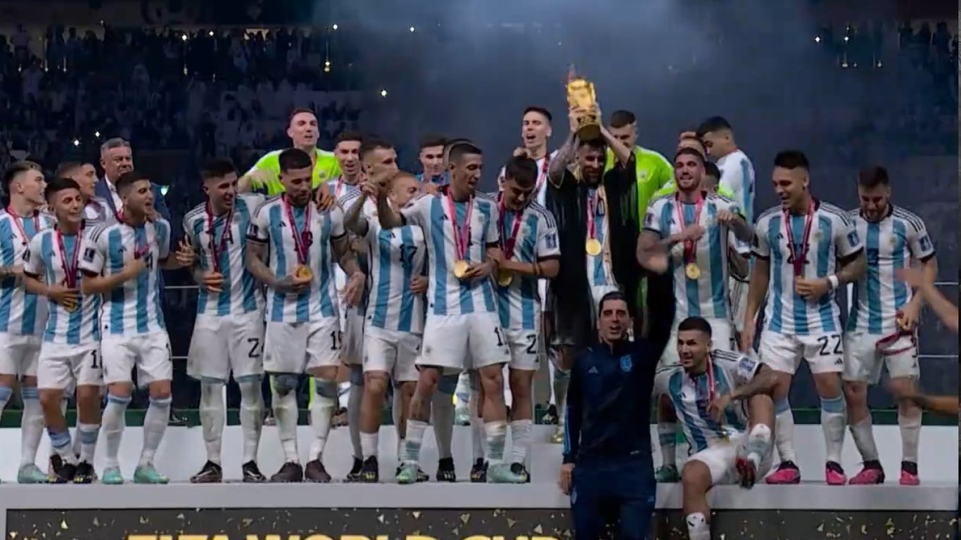 Сборная Аргентины посвятила победу в финале ЧМ-2022 Диего Марадоне
