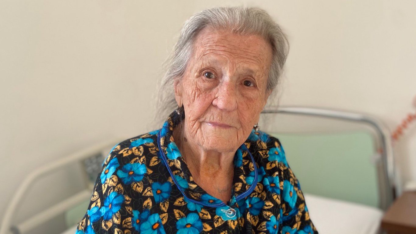 Во Львове врачи перезапустили сердце 101-летней женщины