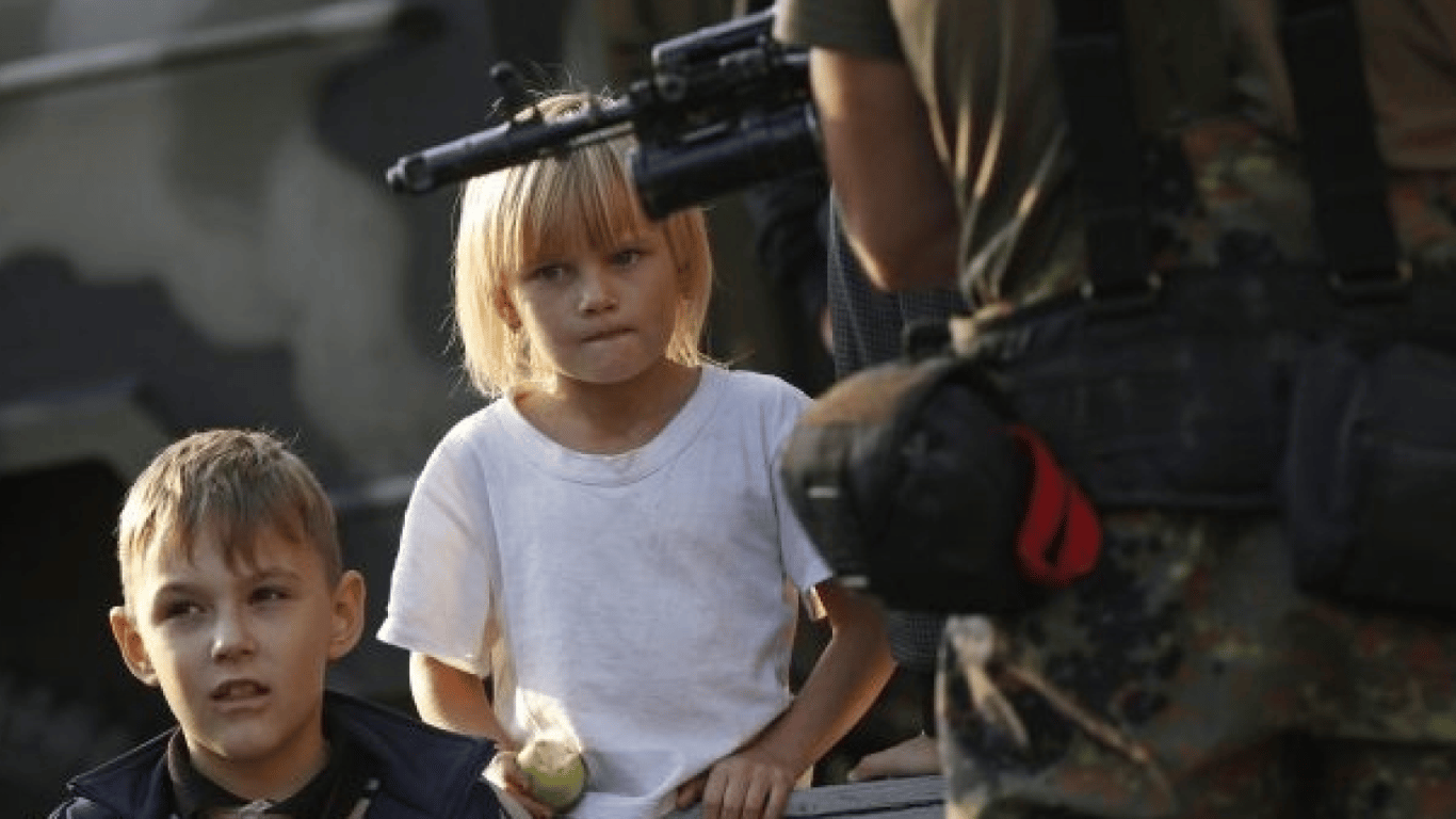 Украина возвращает своих детей из рф