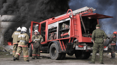 День пожеж: у росії знову палають два об'єкти - 285x160