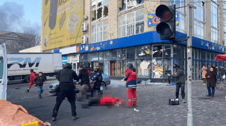 Обстріл середмістя Херсона: кількість загиблих зросла до восьми, багато поранених - 285x160