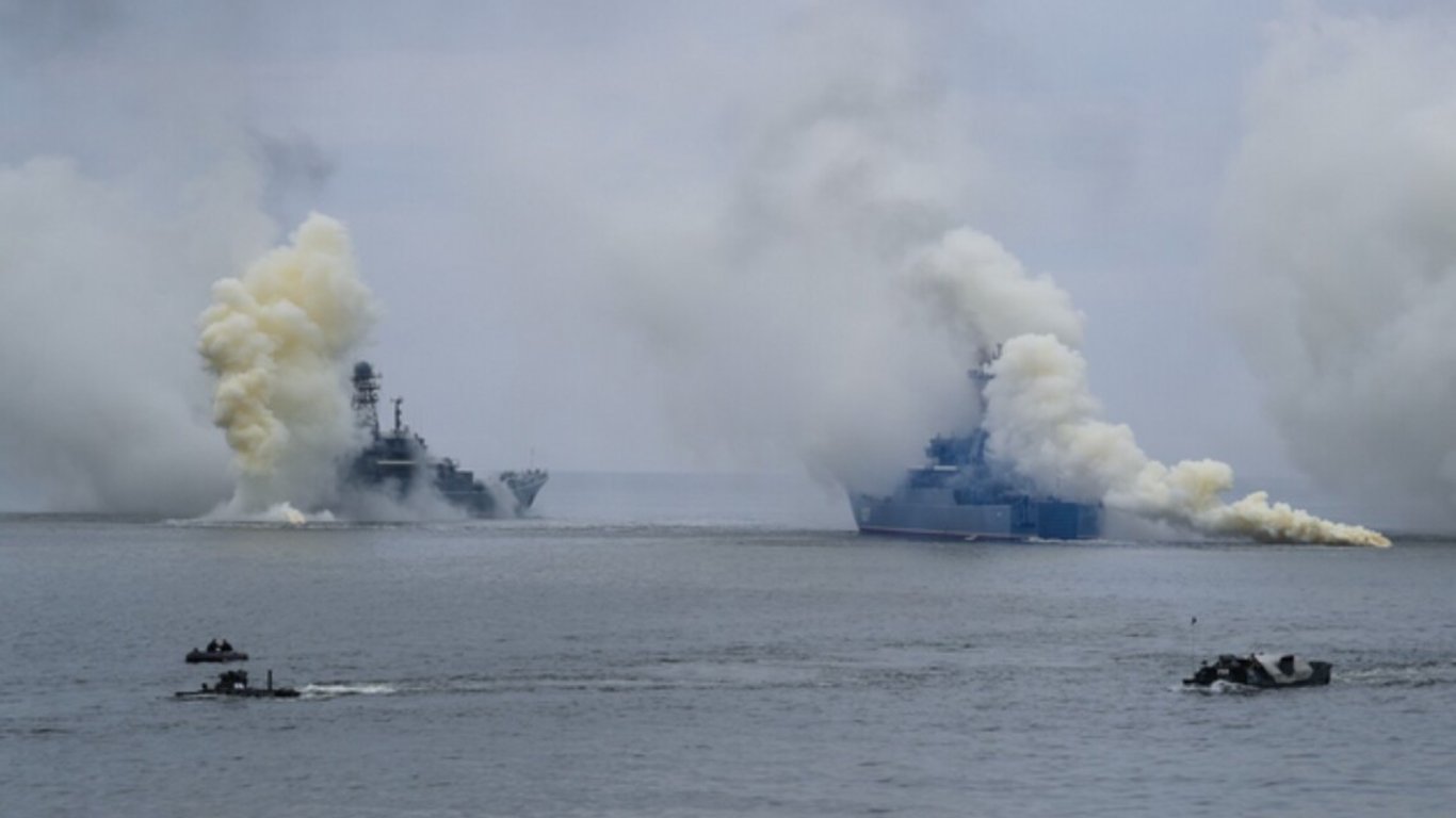 Кількість ворожих кораблів у Чорному морі збільшилася: в ВМС пояснили причину