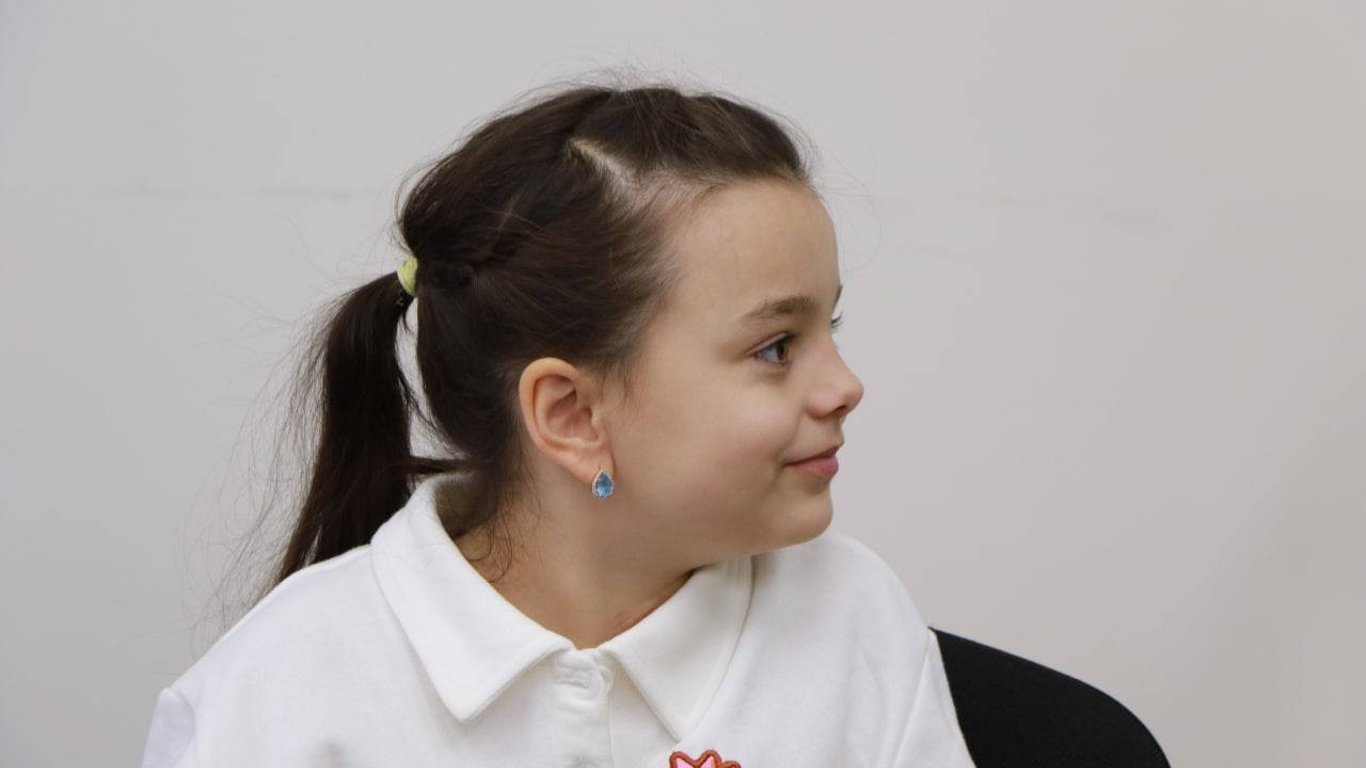 Для девочки, пострадавшей при обстреле Одесщины, собрали деньги на бионический протез