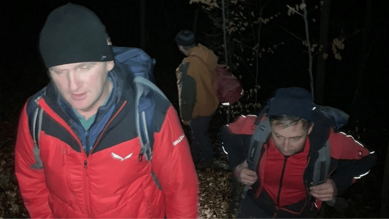 В Закарпатской области турист сорвался со скалы