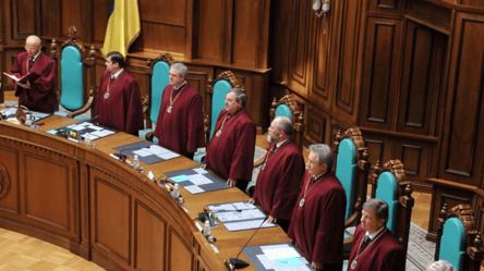 КСУ признал конституционным закон об изменении названия УПЦ МП - 285x160