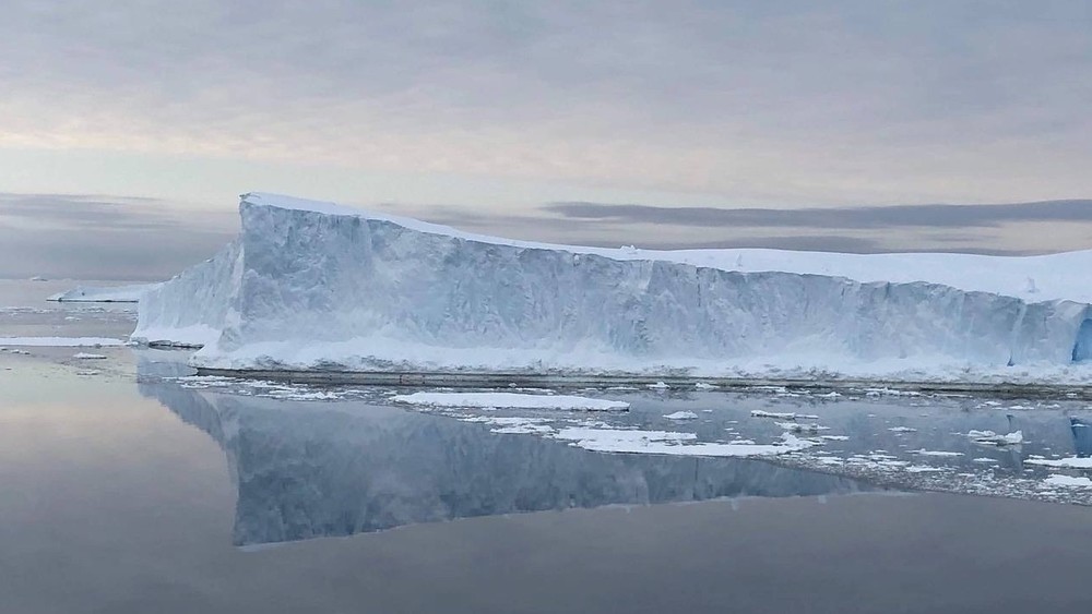 Айсберг А23а в Антарктическом океане