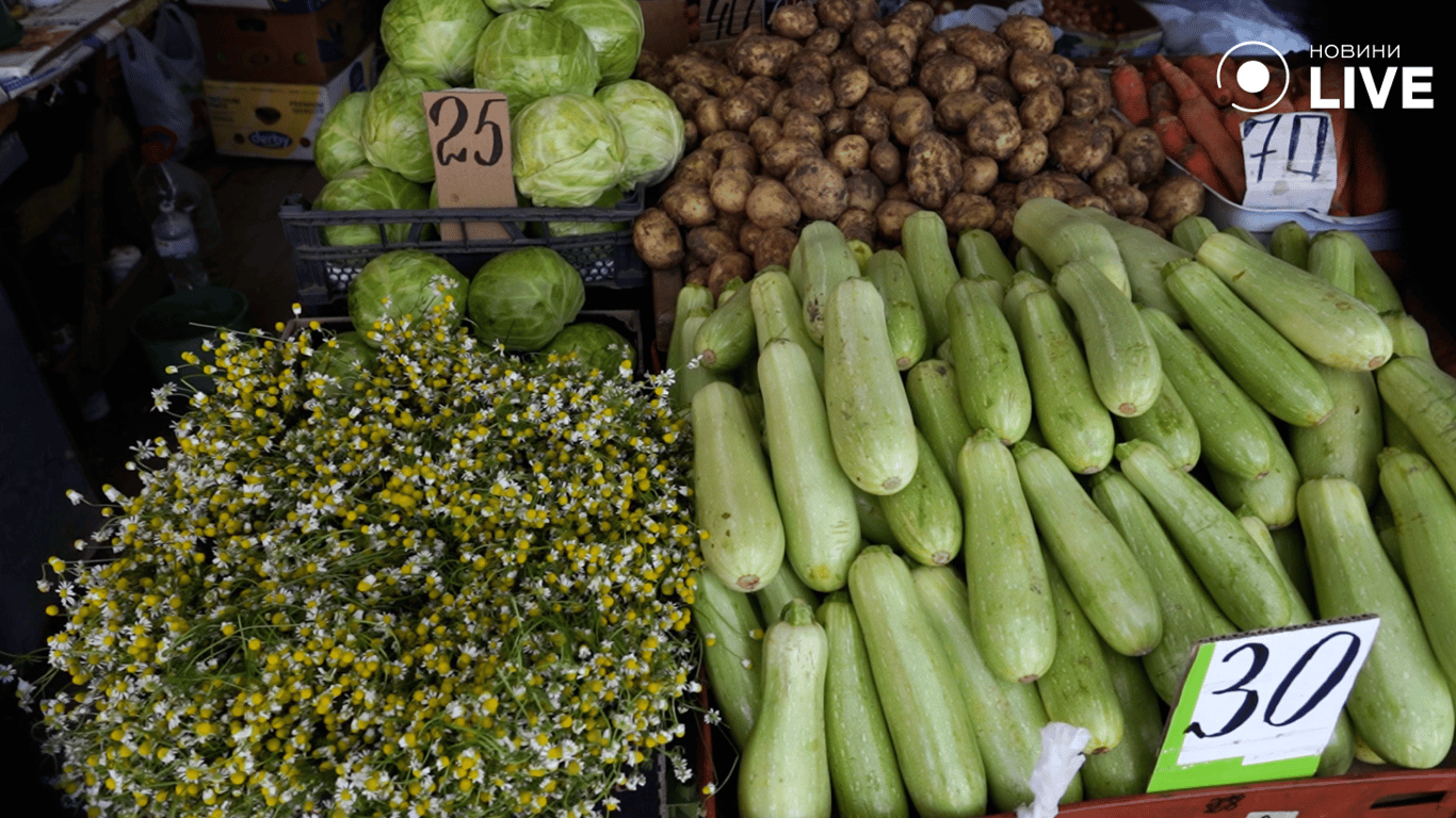 Овочі на базарі