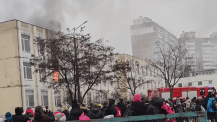 В Киеве случился пожар в школе — что известно - 285x160