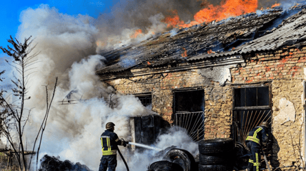Взрывы на Херсоне — местные власти сообщили о разрушениях - 285x160
