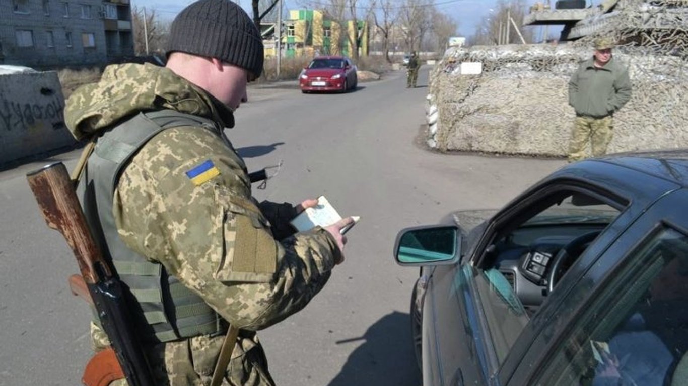 Чи можуть вручати повістки на тимчасових блокпостах у Києві — відповідь КМВА