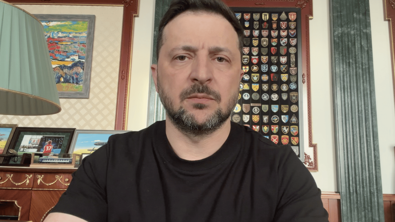 Зеленский: в Киеве по дому было попадание ракеты Х-101