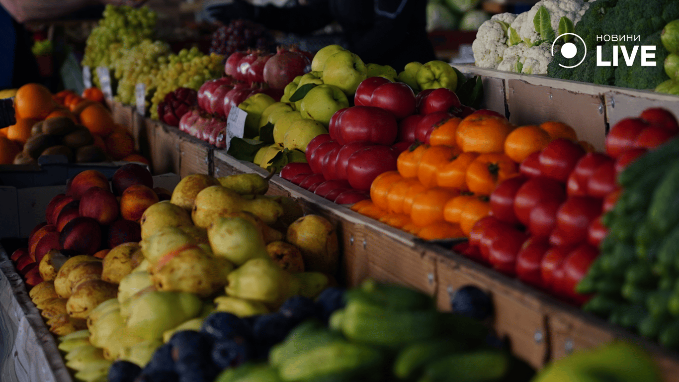 Овощи и фрукты на рынке. Фото: Новини.LIVE/ Юлия Браславская