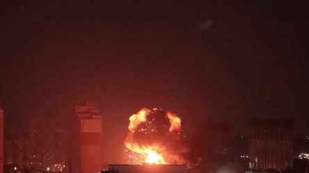 Ракетна атака на Київ: з'явилося відео моменту влучання по супермаркету - 285x160