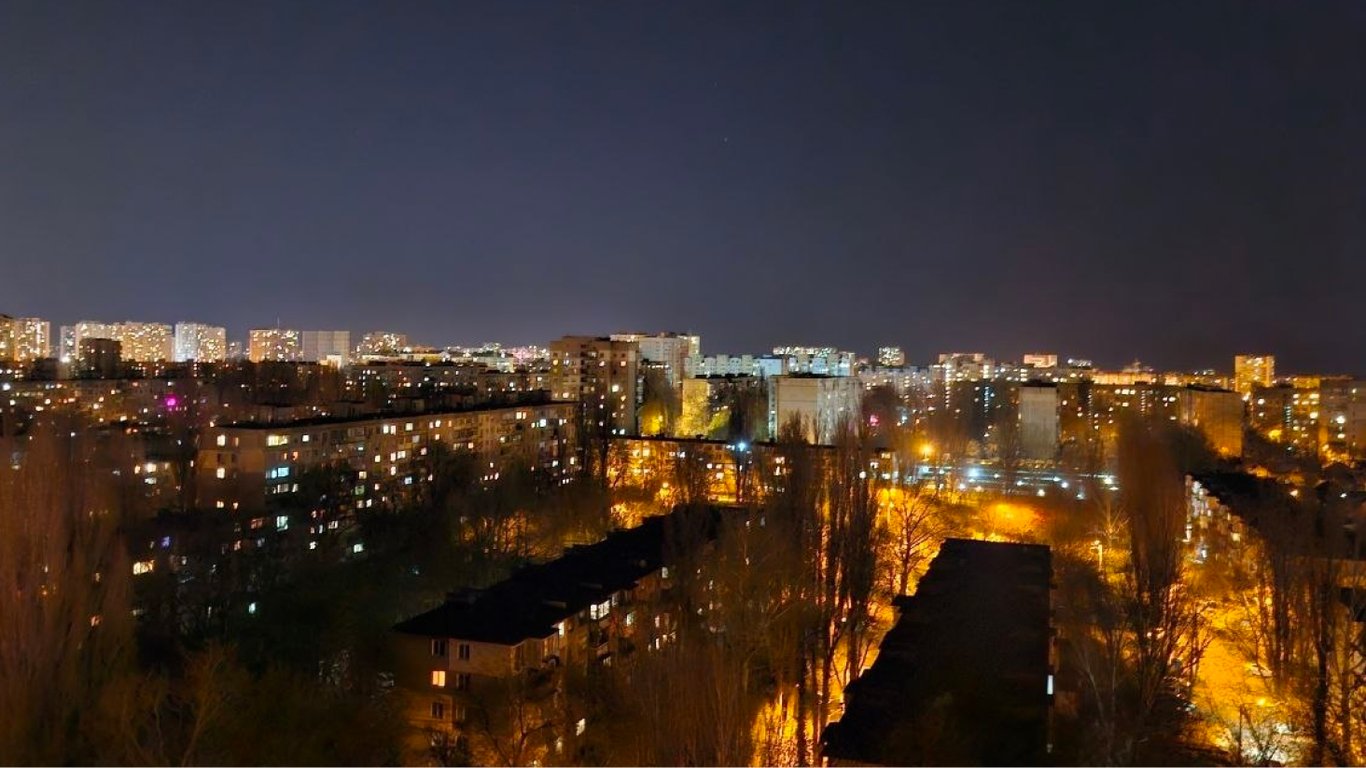 Відключення світла в Одесі: ситуація в енергосистемі завтра