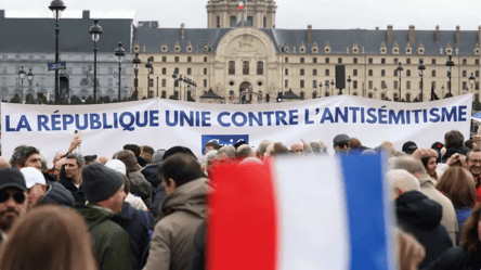 В Париже состоялся марш против антисемитизма — собралось около 200 тыс. человек - 285x160
