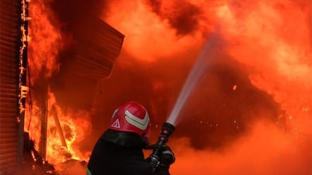 У Харкові БпЛА влучив у багатоповерхівку - 304x171