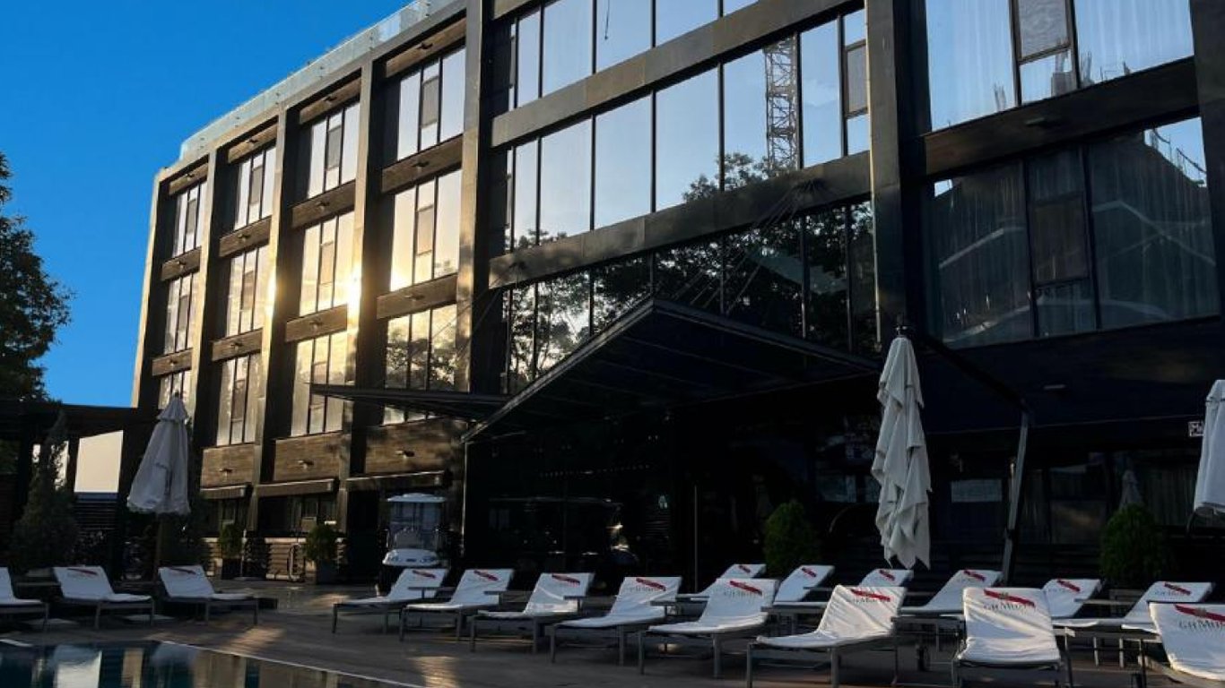 Лето подходит к концу — как изменились цены в Одессе на отдых у бассейна - фото 2