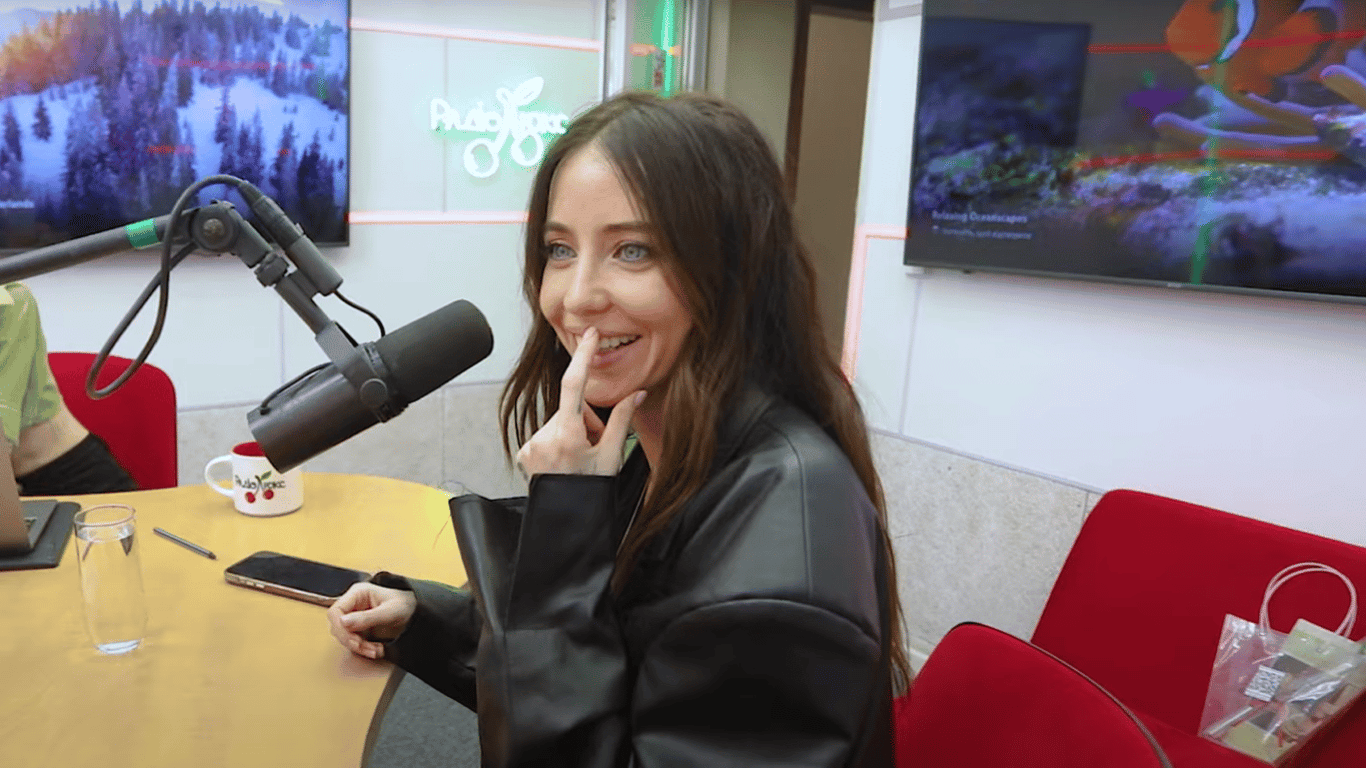 Співачка Надя Дорофєєва зізналася, хто був ініціатором дуету з блогером Мішею Лебігою