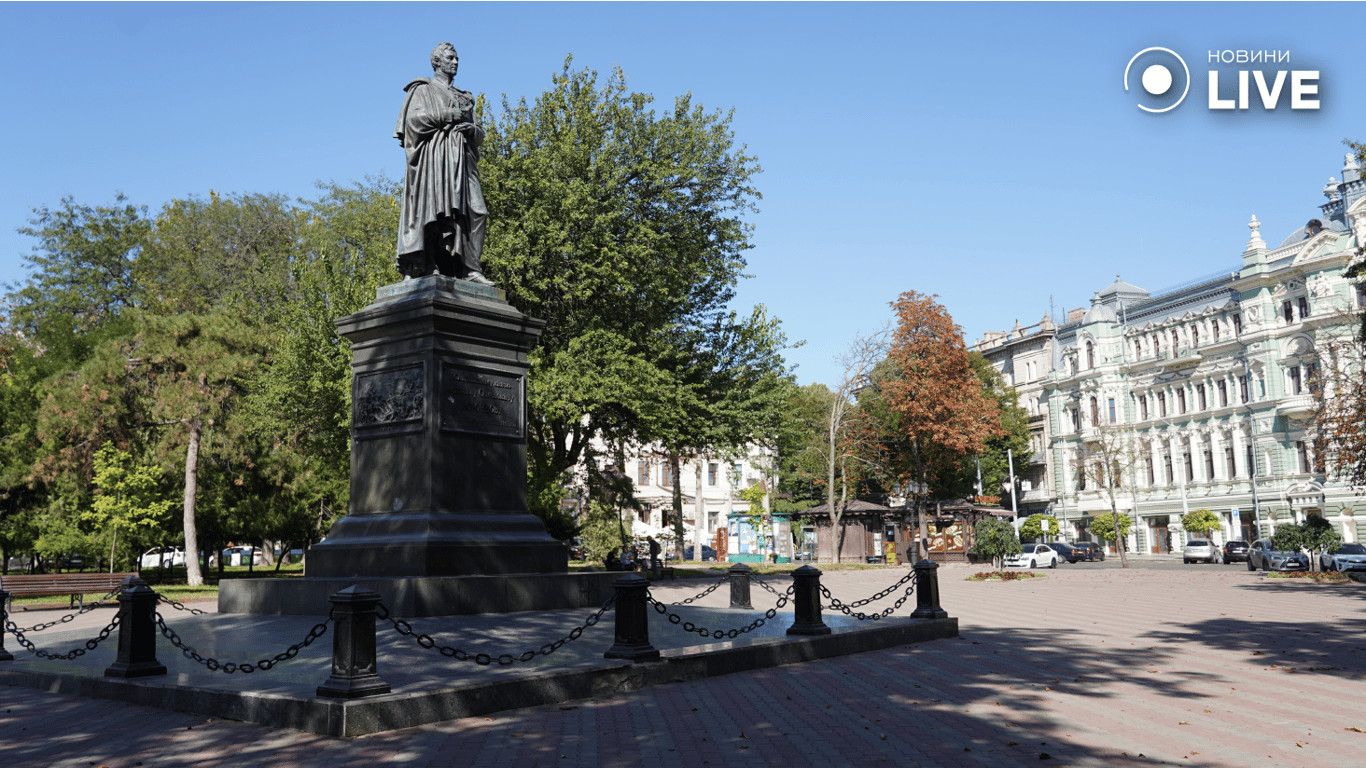 Що робити з пам'ятника Воронцову та Пушкіна в Одесі