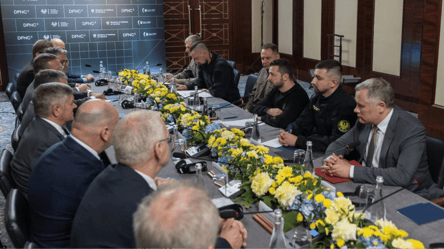 Zelenskyy met with top management of defense companies - 285x160