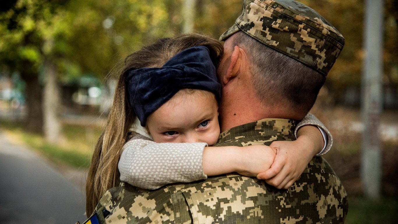 Відмовляються від власної дитини — до якої моторошної схеми готові ухилянти