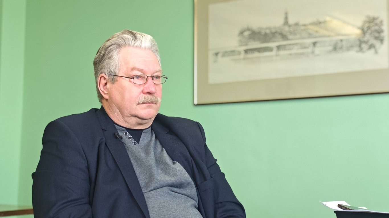 Валерій Позняков