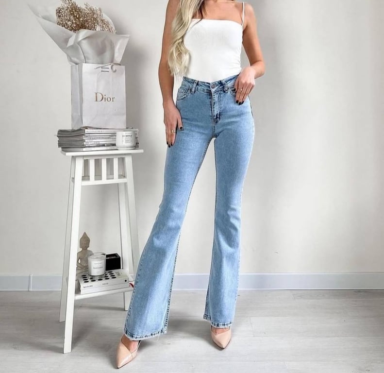 Усі тільки і говорять про джинси-кльош