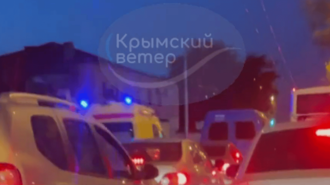 В Криму пролунала повітряна тривога — очевидці повідомляють про колону "швидких"