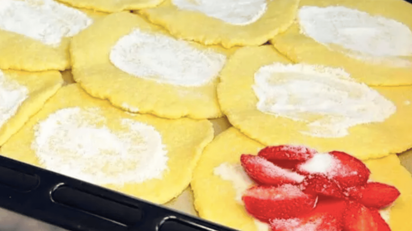 десерт полуничний поцілунок