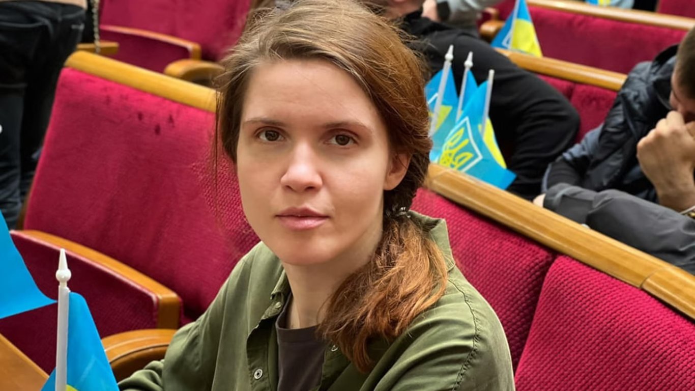 Безуглая предлагает лишать гражданства украинцев, которые выехали за границу от мобилизации