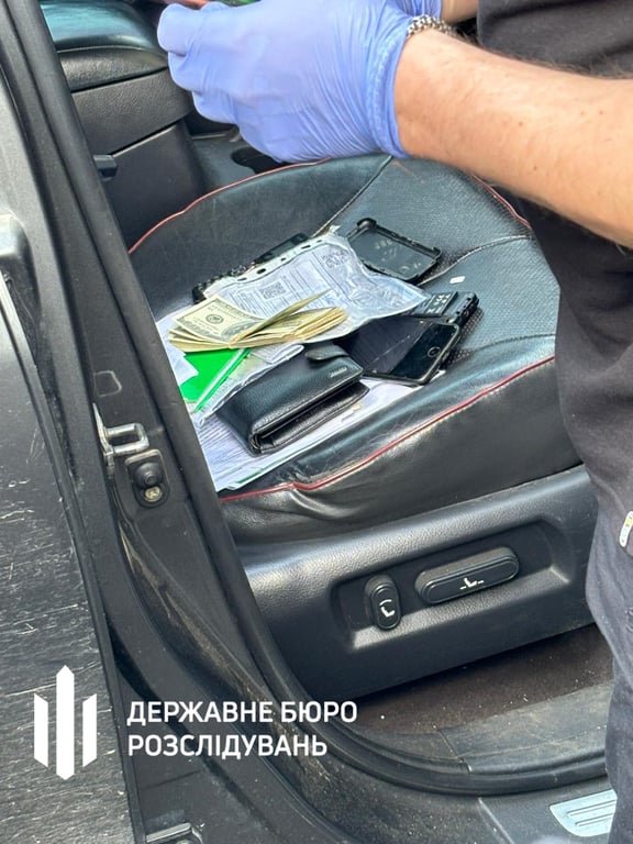 Обшук у фігуранта, який переправляв чоловіків за кордон