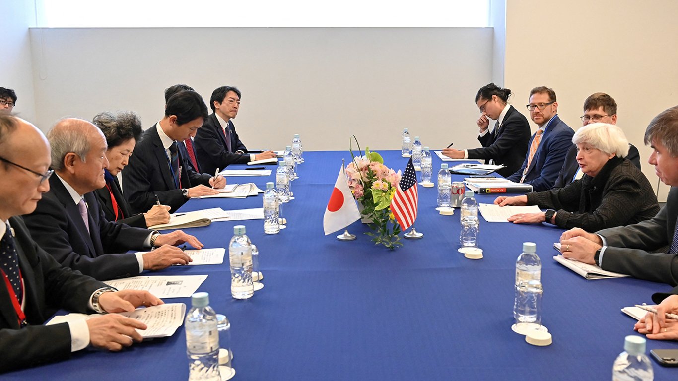 В Японии страны G7 обсудили китайское "экономическое принуждение"