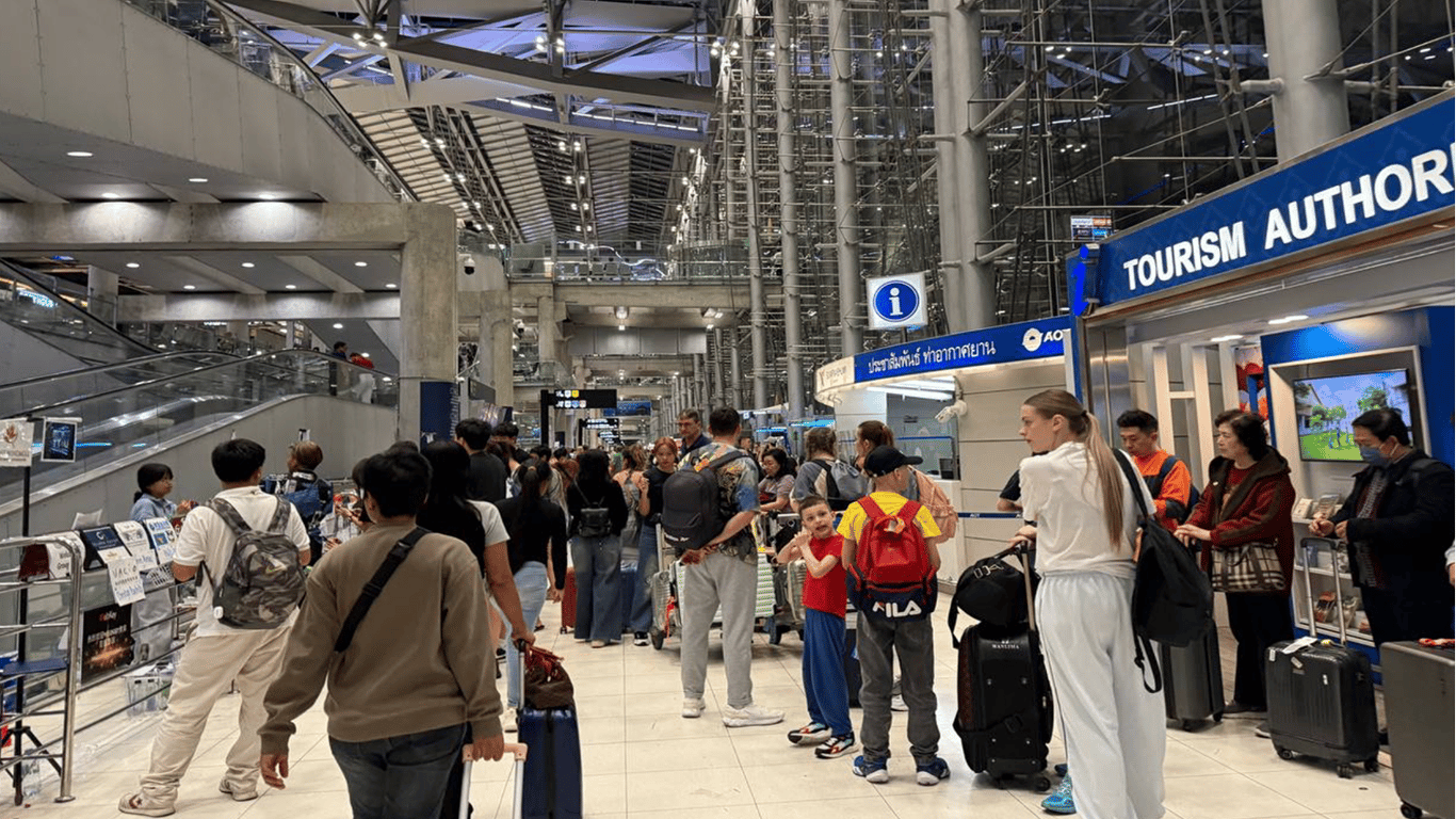 Нова система в’їзду/виїзду (EES) в ЄС: чому пасажири вимушені довго чекати