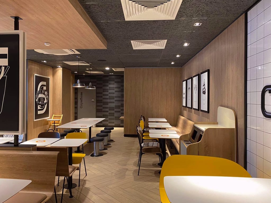 Перший McDonald's в Україні — як страждав ресторан під час війни - фото 3