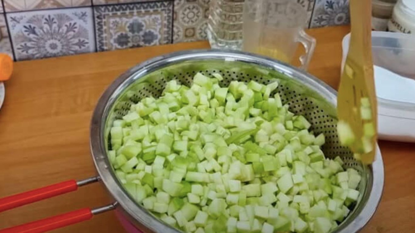 закрутка з кабачками на зиму 