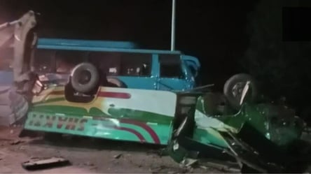 В Индии грузовик спровоцировал масштабное ДТП: погибли по меньшей мере 14 человек - 285x160