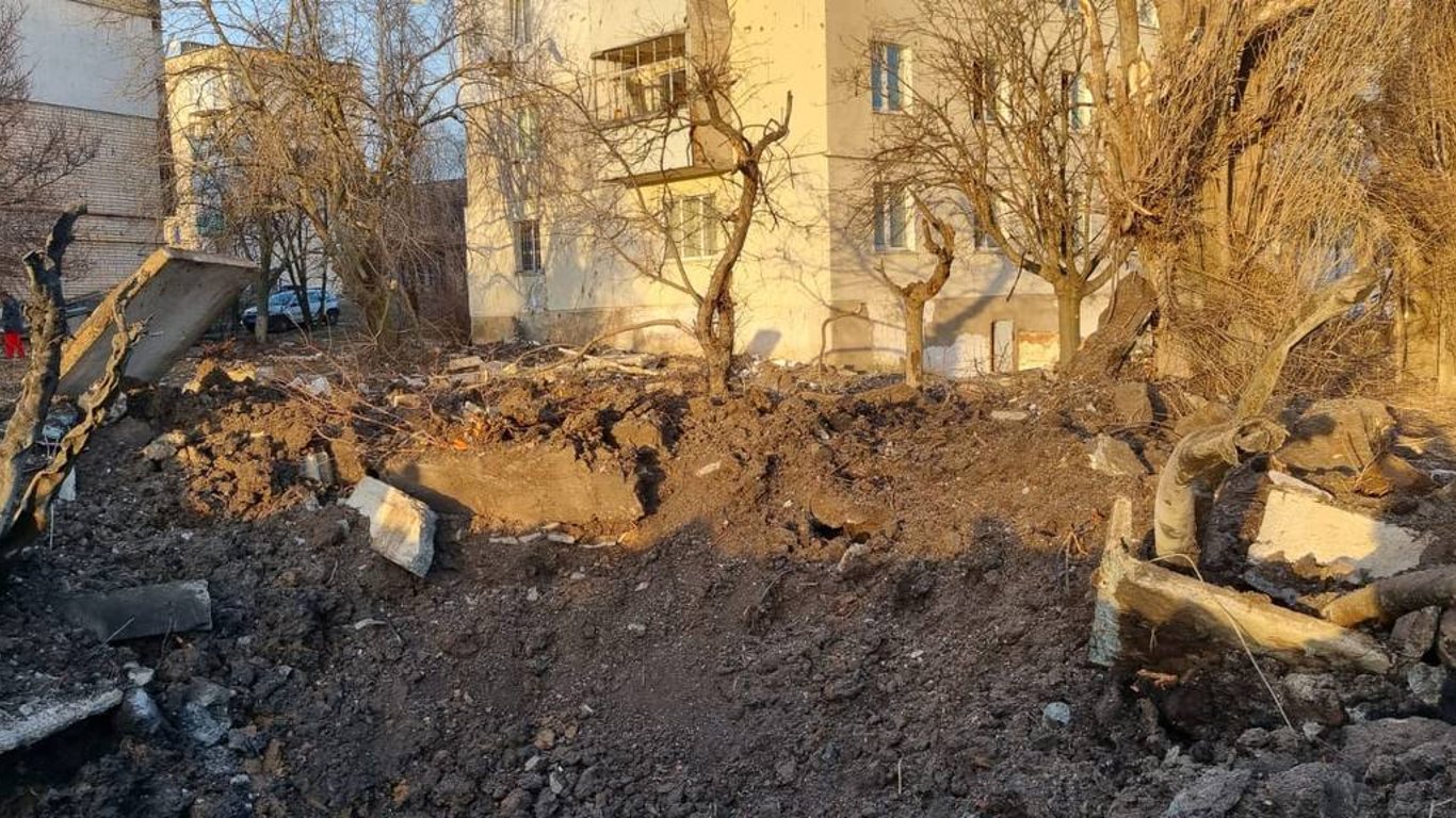 На Харьковщине раздались сильные взрывы, есть разрушения домов