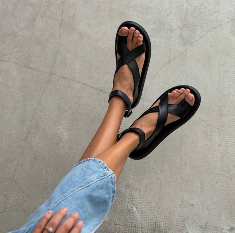 Black sandals are the most versatile shoes for summer