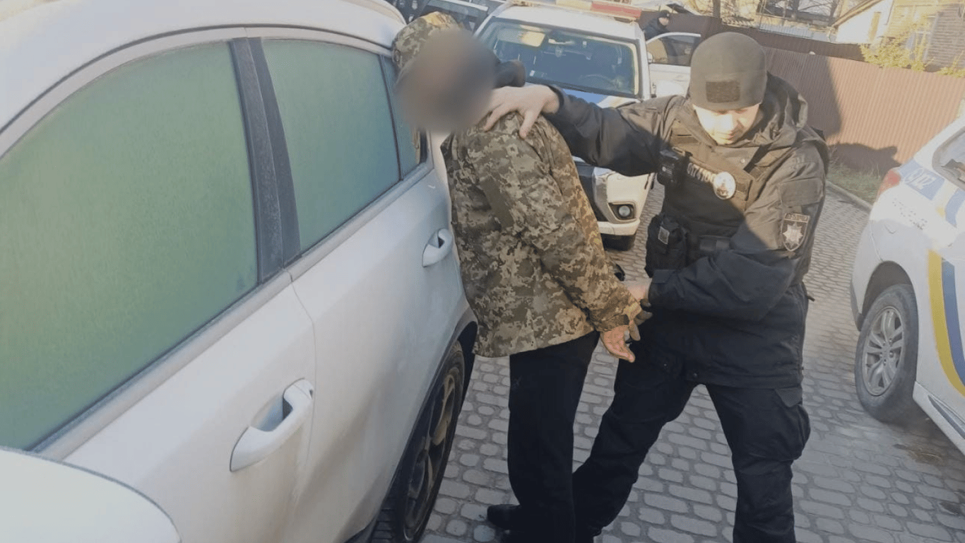 Пограбували банк та тікали з міста — у Львові поліція затримала злодіїв