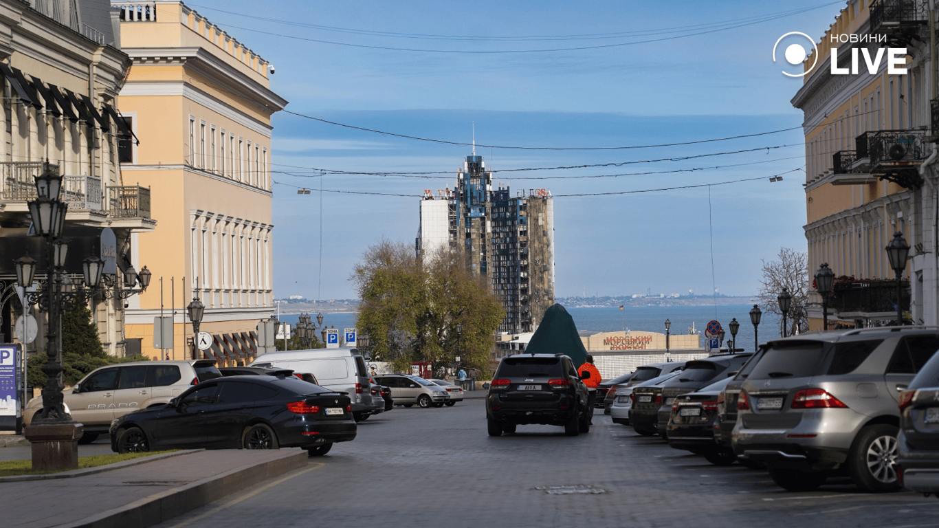 Зруйнований готель Одеса. Фото: Новини.LIVE