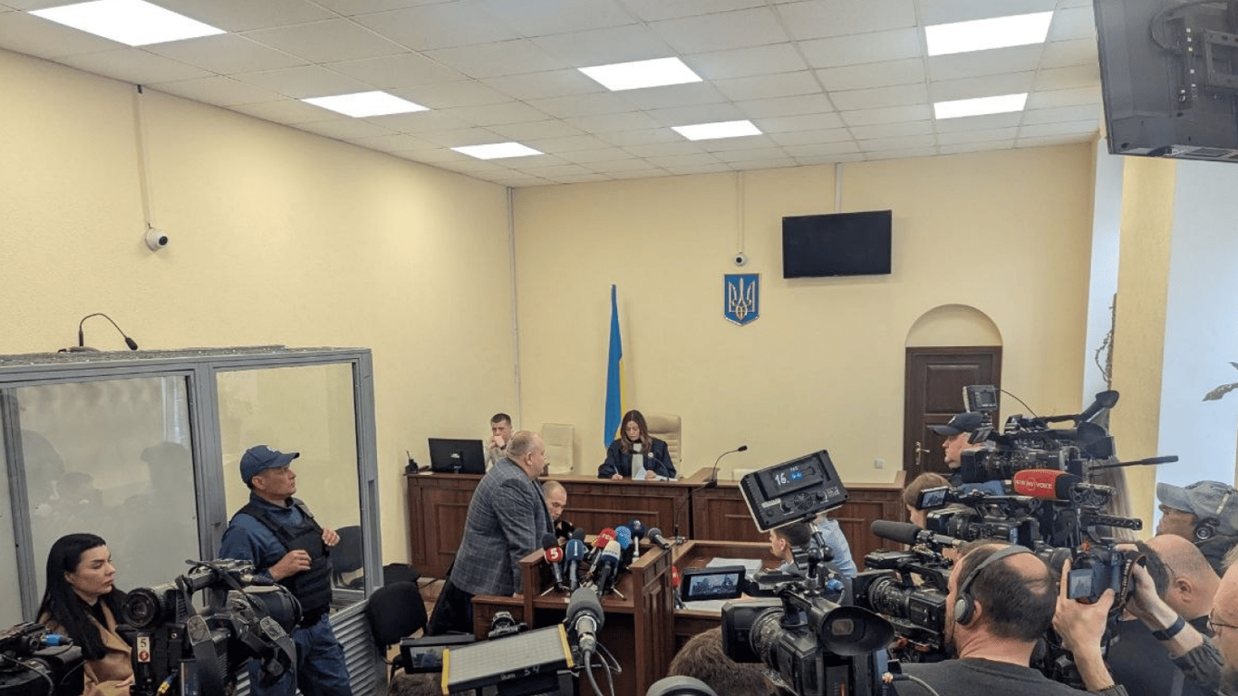 В Киеве начался суд над полицейскими, которые сбежали во время теракта