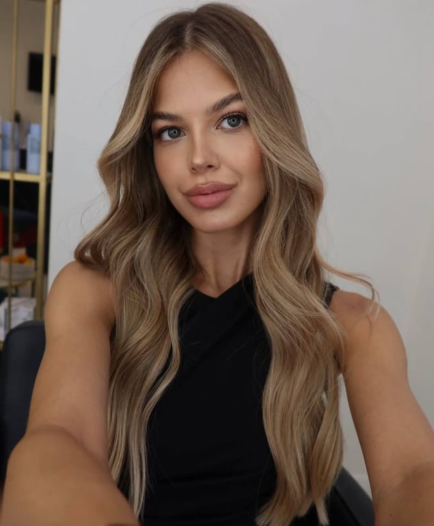 Dark blonde hair is ideal in most cases