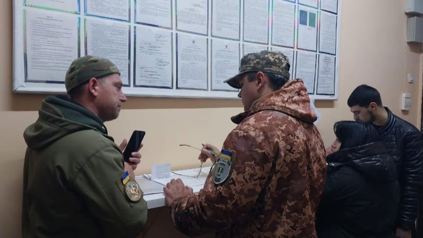 Мужчинам в одном районе Днепропетровской области приказали прийти в ТЦК даже без повестки