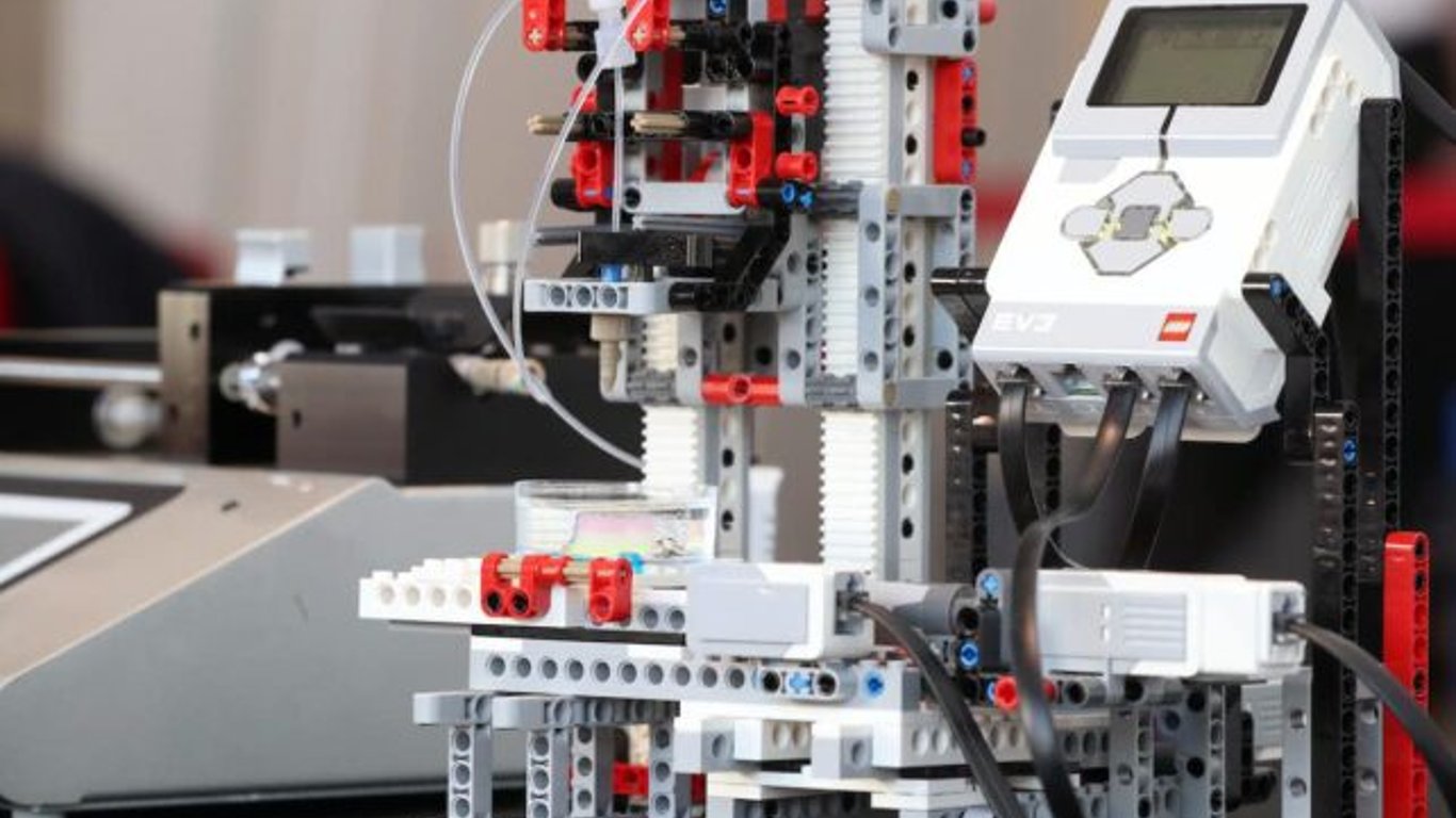 Биопринтер из Lego: ученые смогли вырастить человеческую кожу
