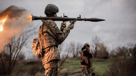 Щонайменше 2000 доларів: військовим пропонують переглянути зарплати - 290x166