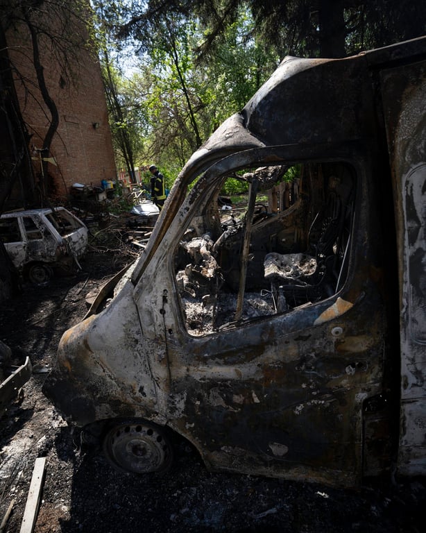 Наслідки обстрілу Павлограду 25 квітня