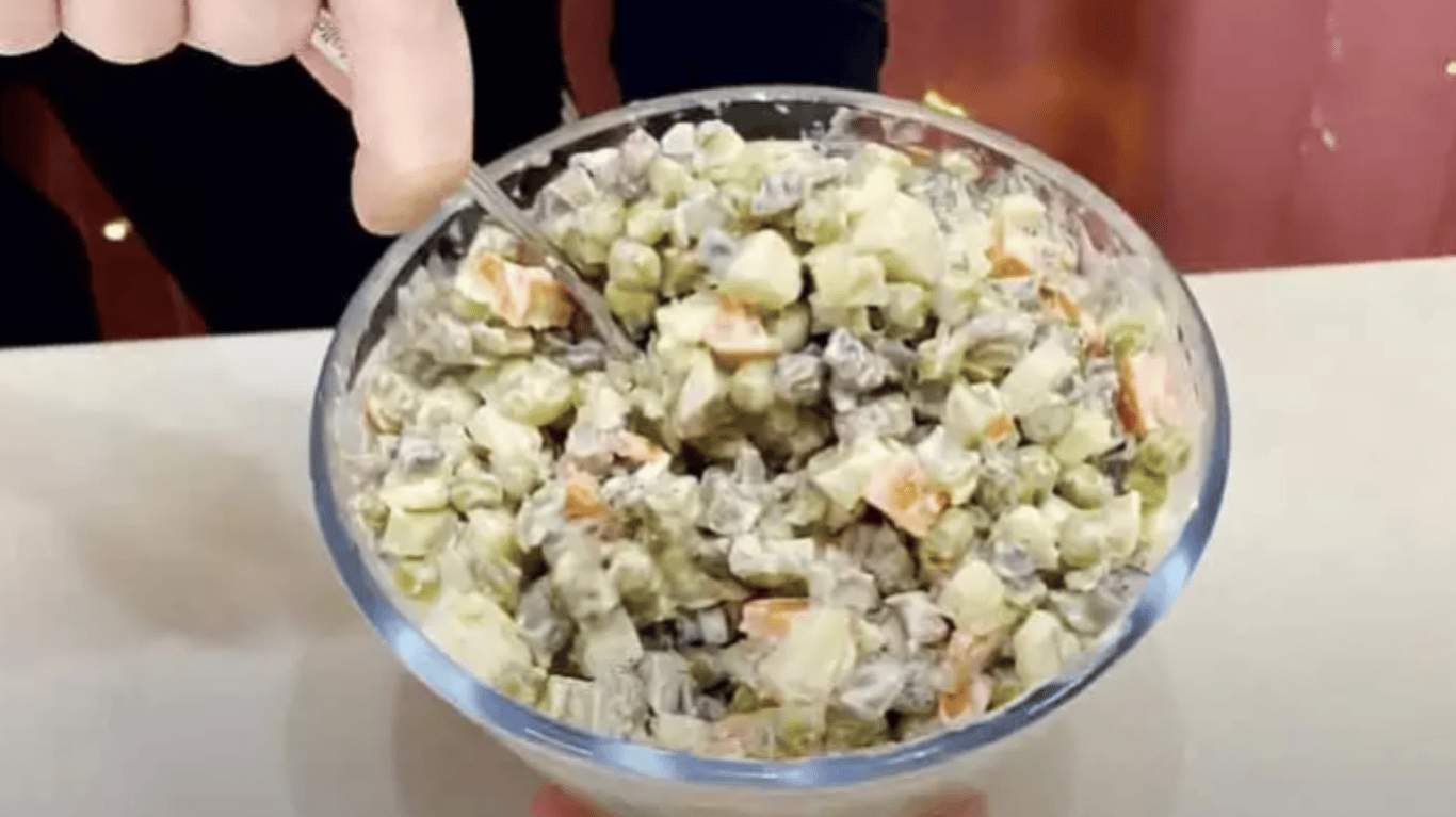 рецепт салата не олівʼє, а краще, новинка 2025,  смачний салат Олівія